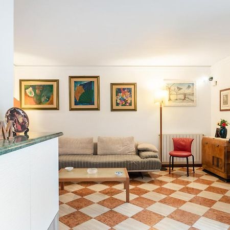 Via Etnea Cozy Apartment With Balcony Катанія Екстер'єр фото