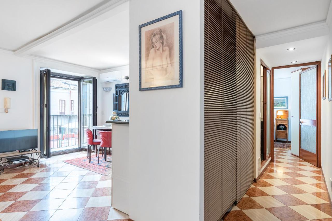 Via Etnea Cozy Apartment With Balcony Катанія Екстер'єр фото